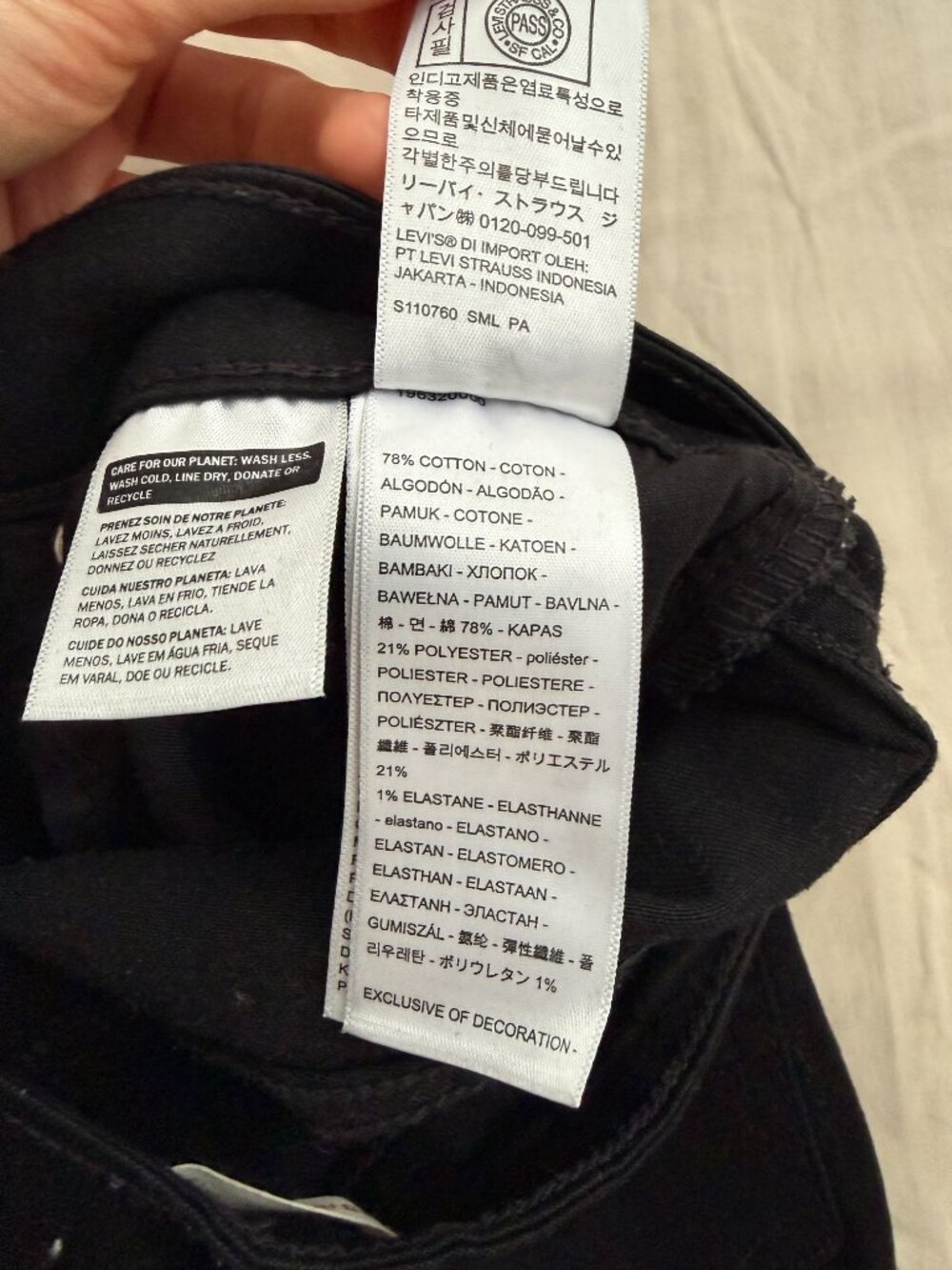 Levi's 725 High Rise Bootcut Jeans - Picture 5 of 5